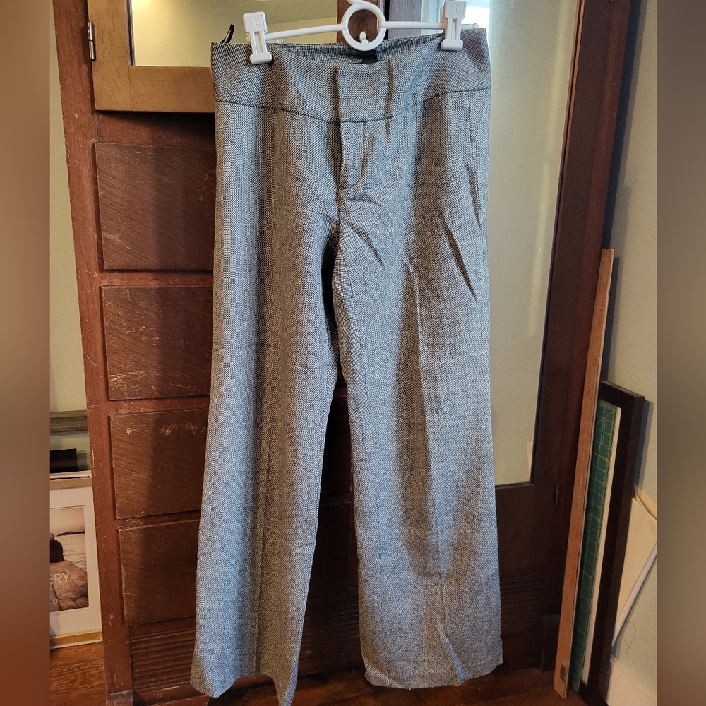 Black & white tweed trousers.  Banana Republic. Size 0.